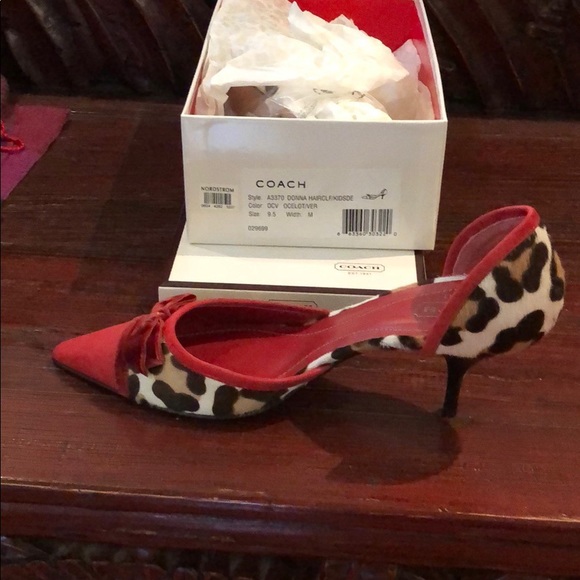 Coach Donna Heels - Picture 2 of 3